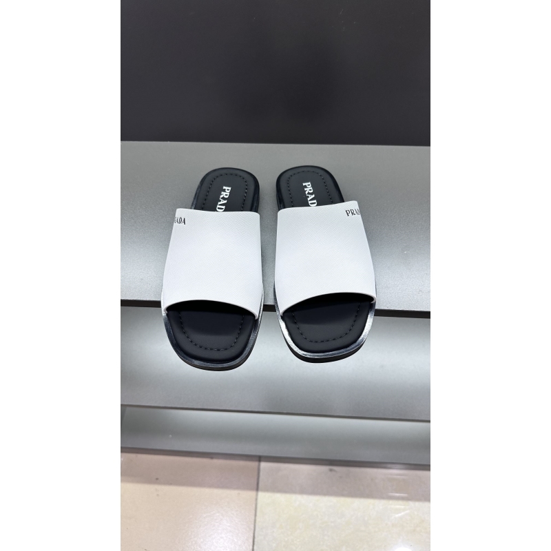 Pra*a slippers